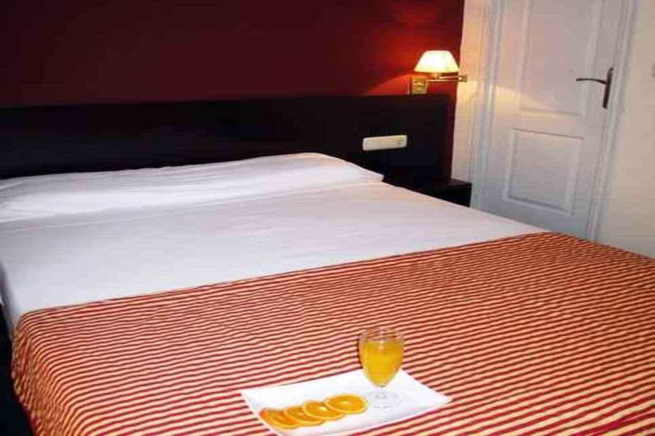 Hotel Marina Уелва Екстериор снимка