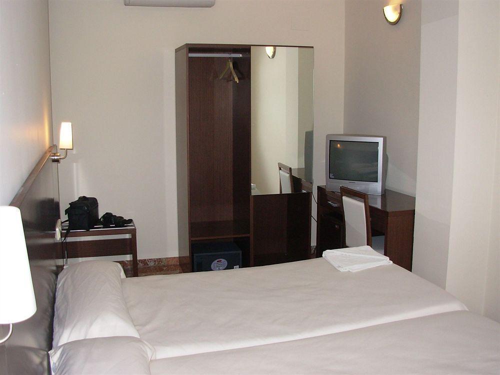 Hotel Marina Уелва Екстериор снимка