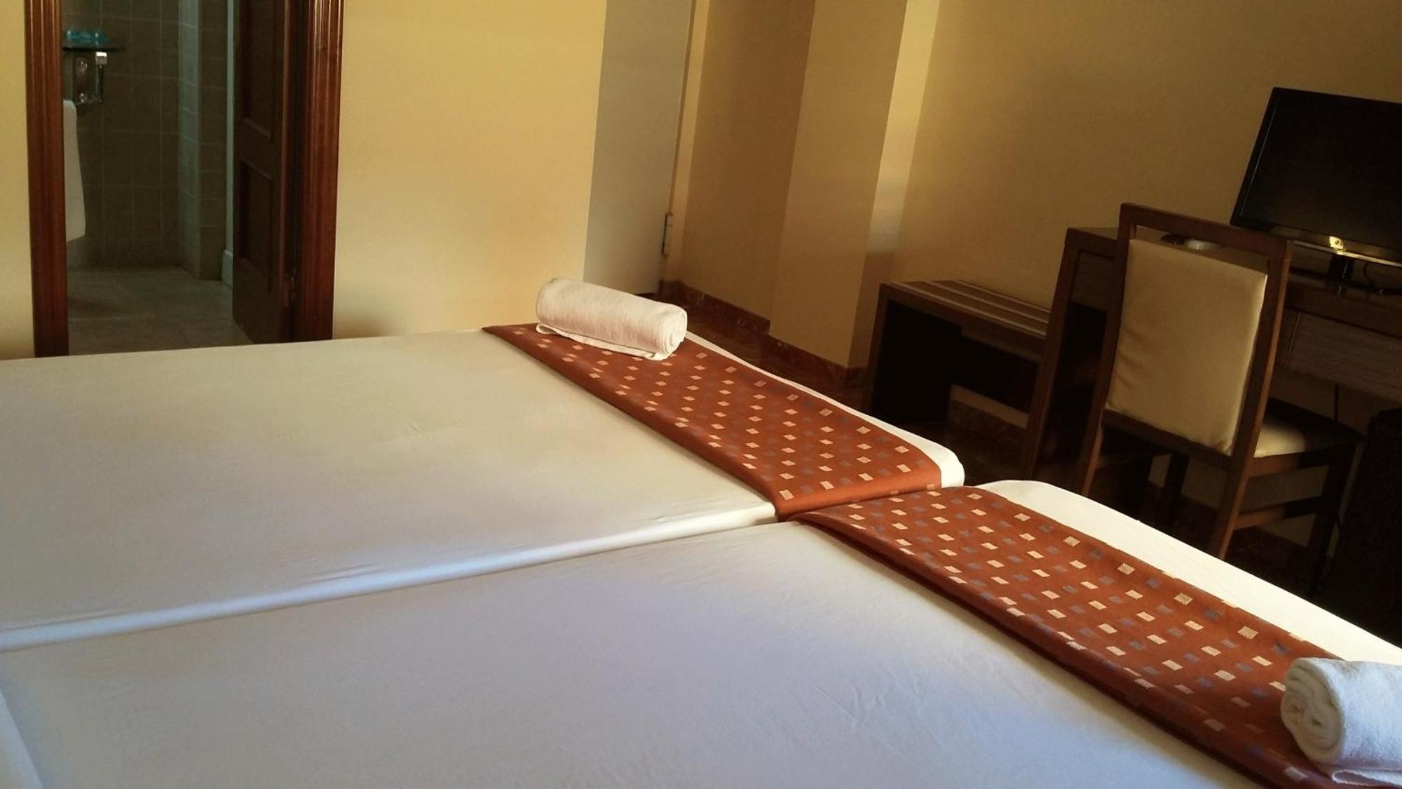 Hotel Marina Уелва Екстериор снимка
