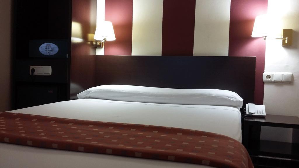 Hotel Marina Уелва Екстериор снимка