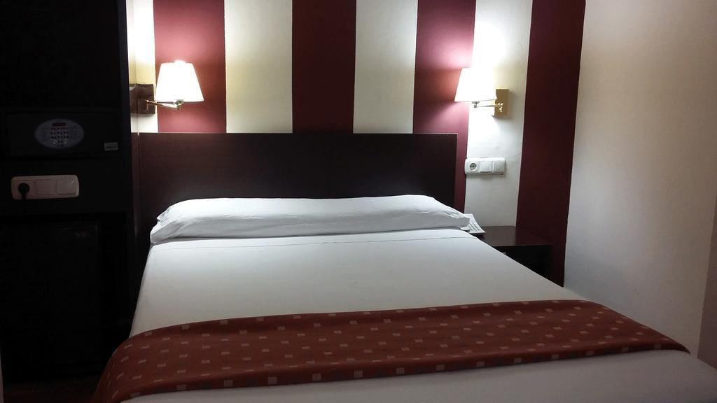 Hotel Marina Уелва Екстериор снимка